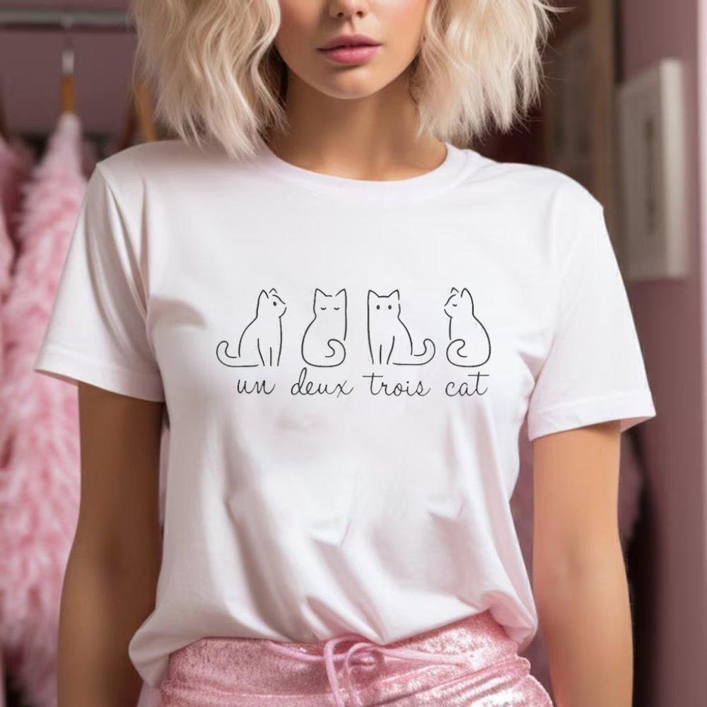 Un Deux Trois Cat French Phrase Cute Graphic T-Shirt